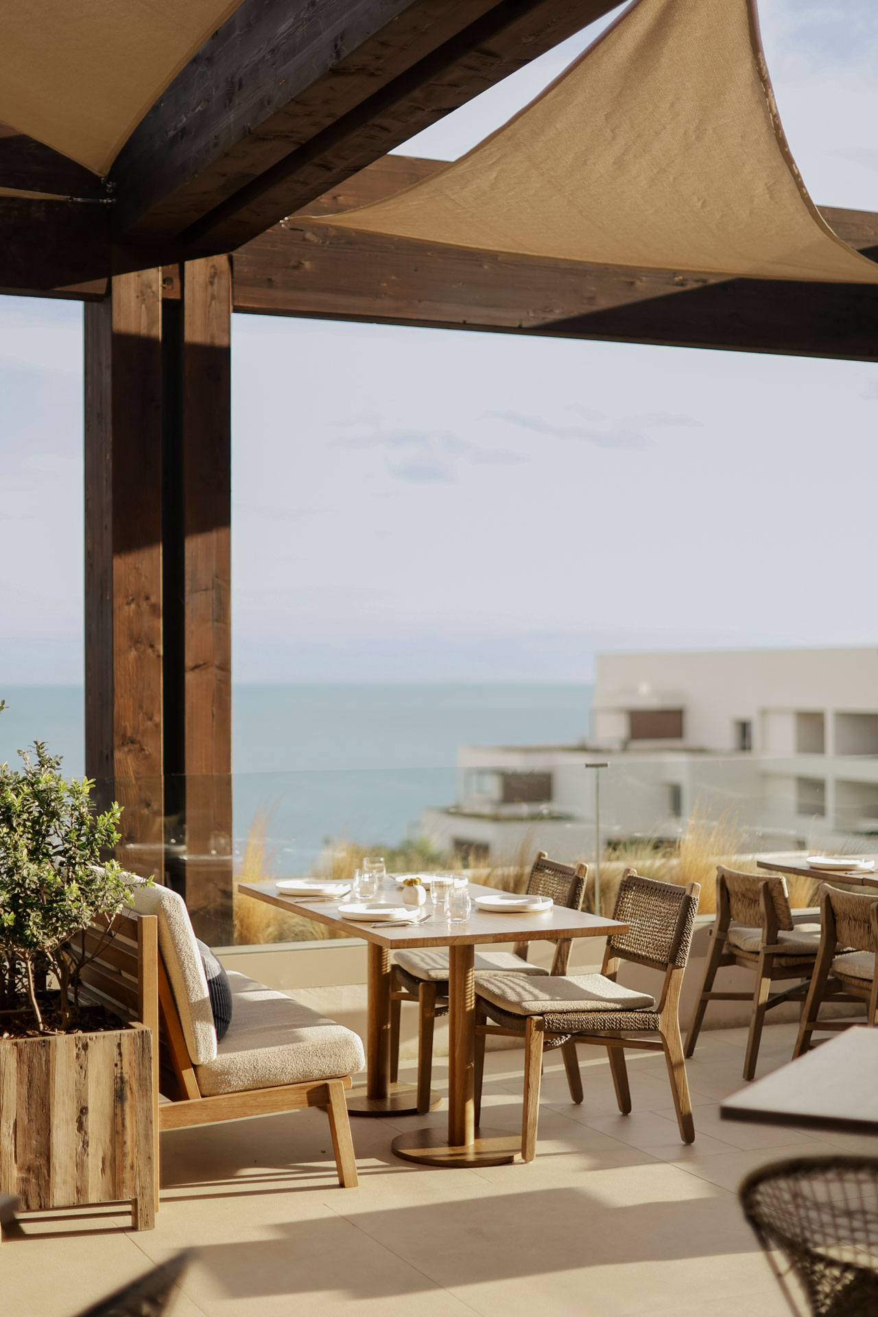 Terraza cubierta con vistas al mar